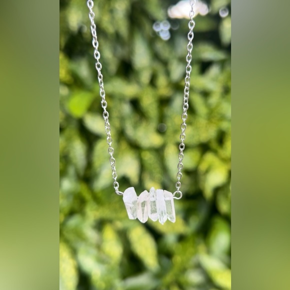 Simple Crystal Stone Adjustable Necklace Pendant Silver Tone - Picture 3 of 3